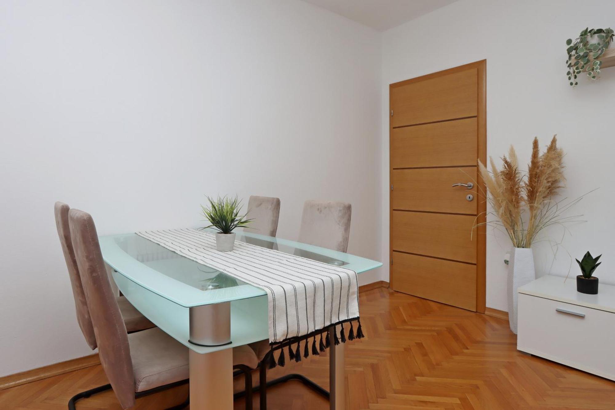 Seaside Apartments With A Swimming Pool Pag - 6412 パグ 部屋 写真