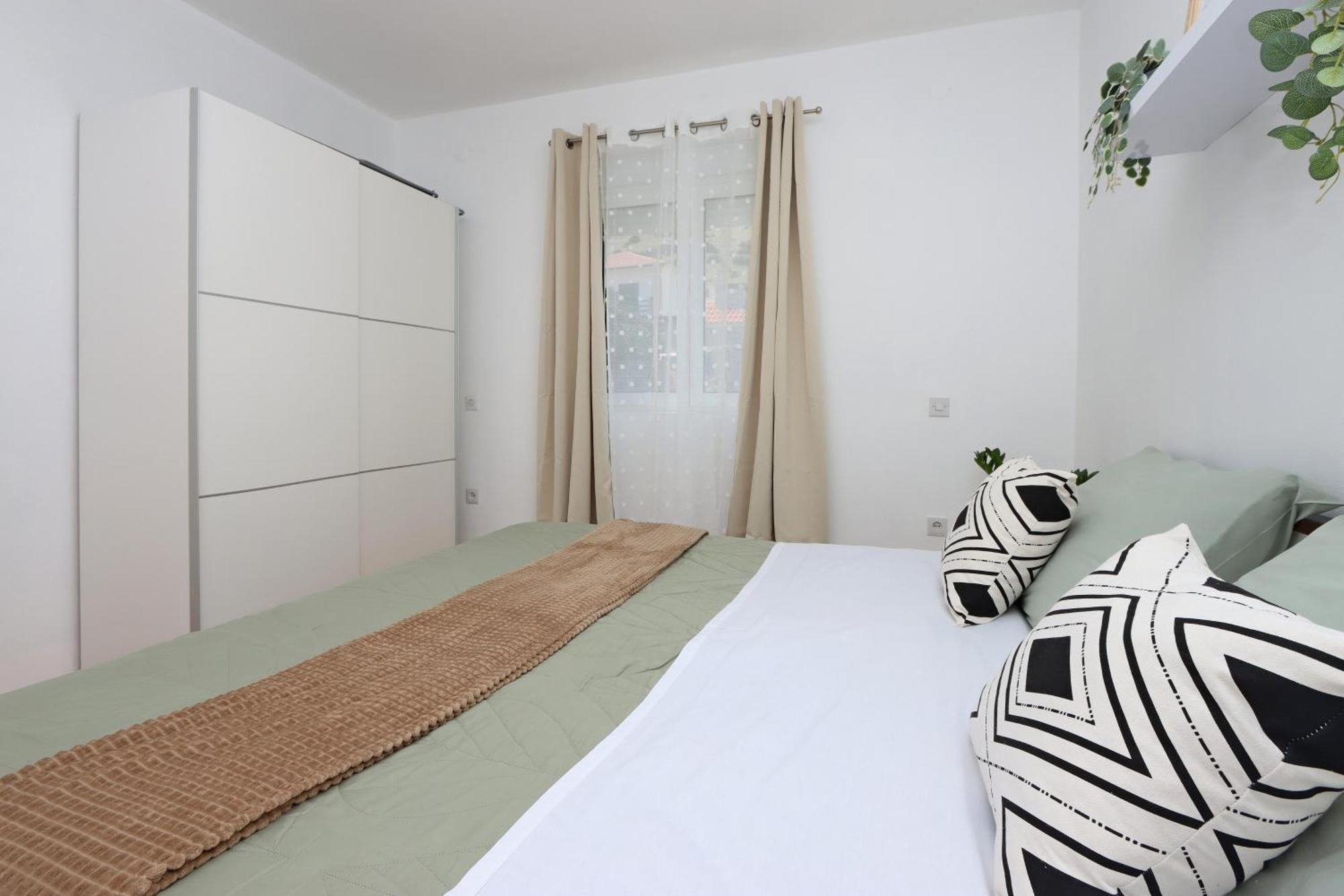 Seaside Apartments With A Swimming Pool Pag - 6412 パグ 部屋 写真